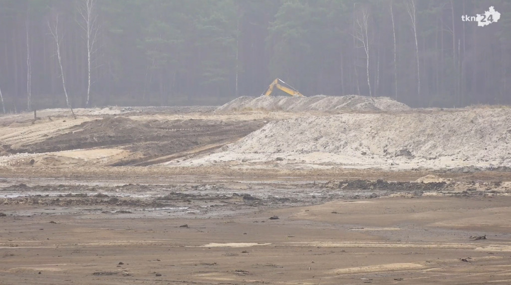Sielpia: Powstają dwie nowe wyspy i kilkudziesięciometrowa wieża [wideo, zdjęcia]