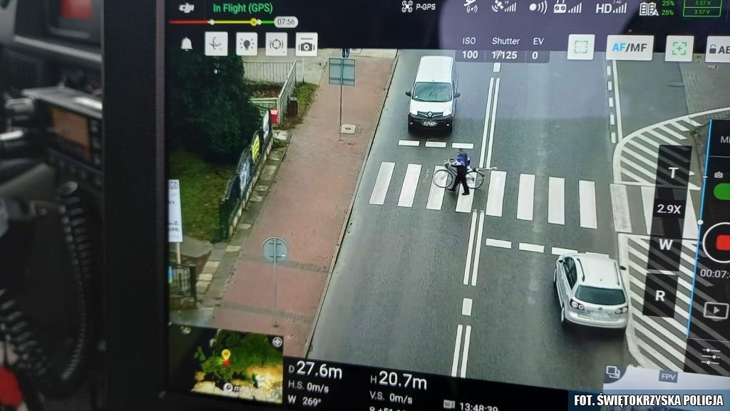 Patrolowali Stąporków dronem [zdjęcia]