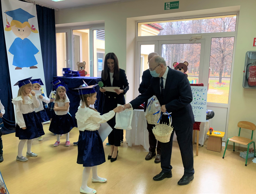 Pasowanie na zerówkowicza w Przedszkolu nr 2 w Końskich [zdjęcia]
