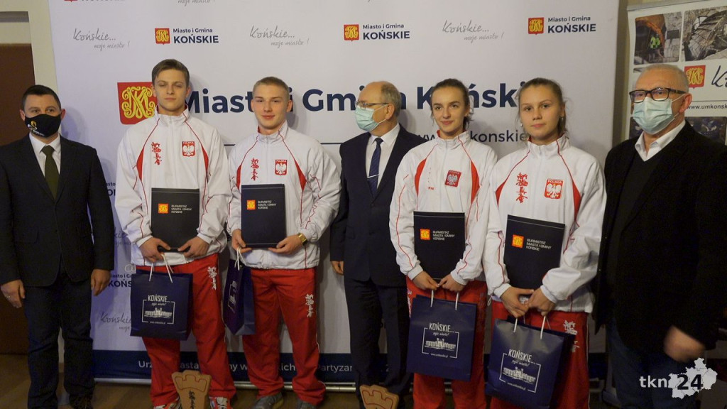 Władze Końskich uhonorowały medalistów ME w karate [zdjęcia]