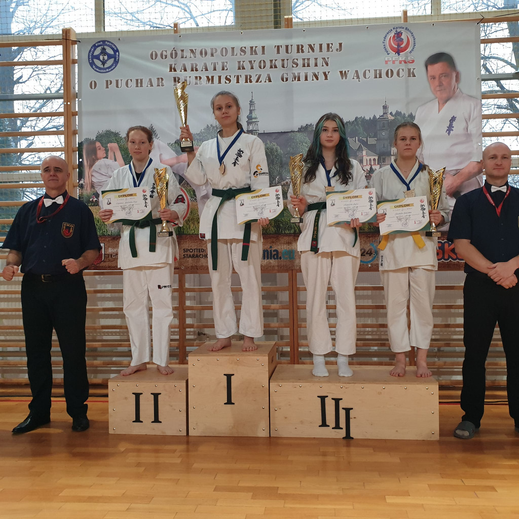 Worek medali w Wąchocku. Nasi karatecy ze znakomitymi wynikami [zdjęcia]