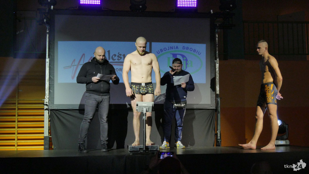 Show czas zacząć! Za nami ceremonia ważenia przed galą w Radoszycach [wideo, zdjęcia]