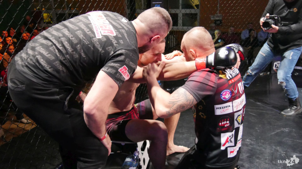Wielkie emocje na gali MMA Wirtuoz Challenge Lucky 7 w Radoszycach! [fotogaleria]
