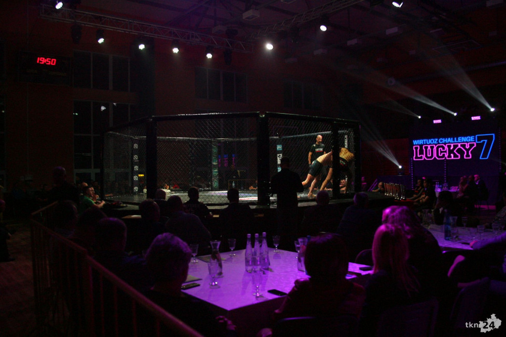 Wielkie emocje na gali MMA Wirtuoz Challenge Lucky 7 w Radoszycach! [fotogaleria]