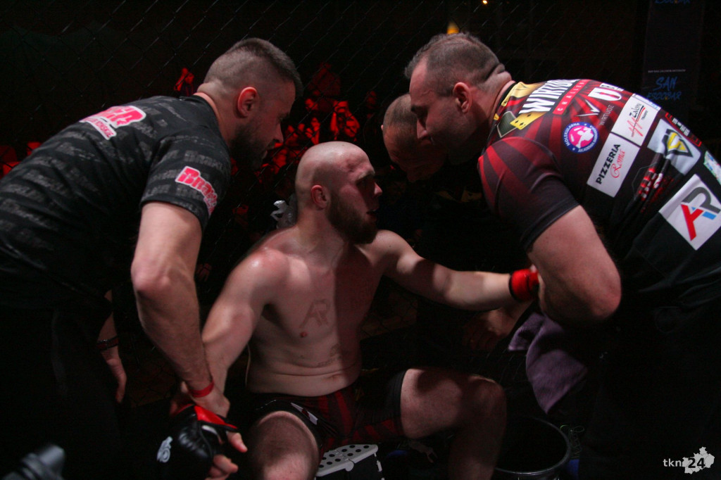 Wielkie emocje na gali MMA Wirtuoz Challenge Lucky 7 w Radoszycach! [fotogaleria]