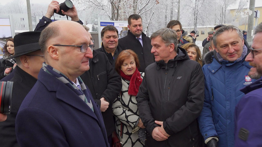 Kolej uruchomiona. W Końskich sukces obwieściły władze [wideo, zdjęcia]
