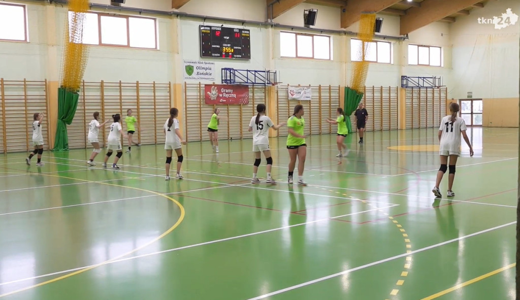 UKS Olimpia wygrywa po dreszczowcu! [wideo, zdjęcia]