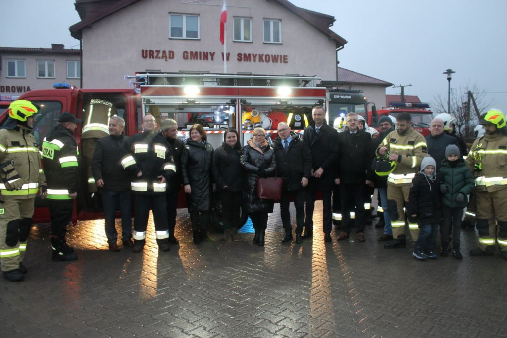 Nowy pojazd dla druhów OSP w Miedzierzy [zdjęcia]