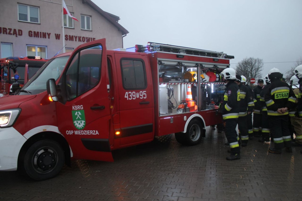 Nowy pojazd dla druhów OSP w Miedzierzy [zdjęcia]