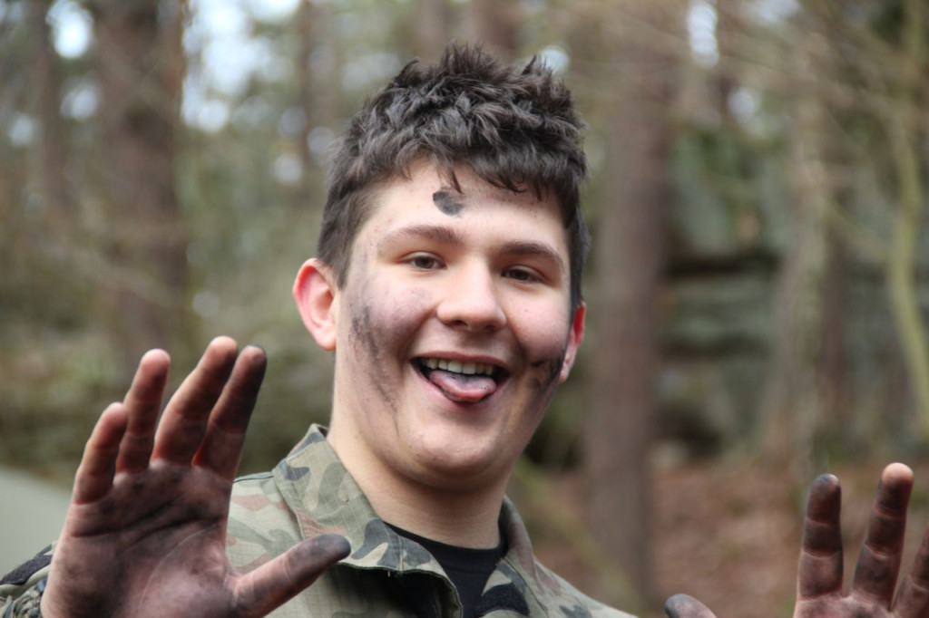 Uczniowie z klas mundurowych na warsztatach z survivalu [zdjęcia]