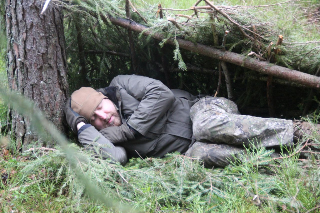 Uczniowie z klas mundurowych na warsztatach z survivalu [zdjęcia]