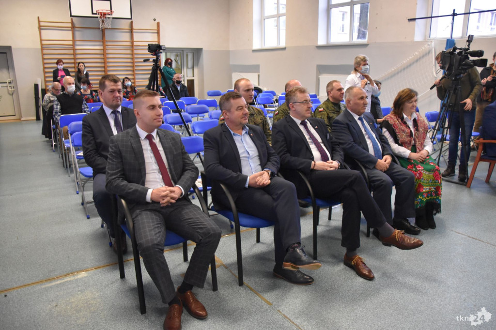 Powiat konecki murem za polskim mundurem [wideo, zdjęcia]