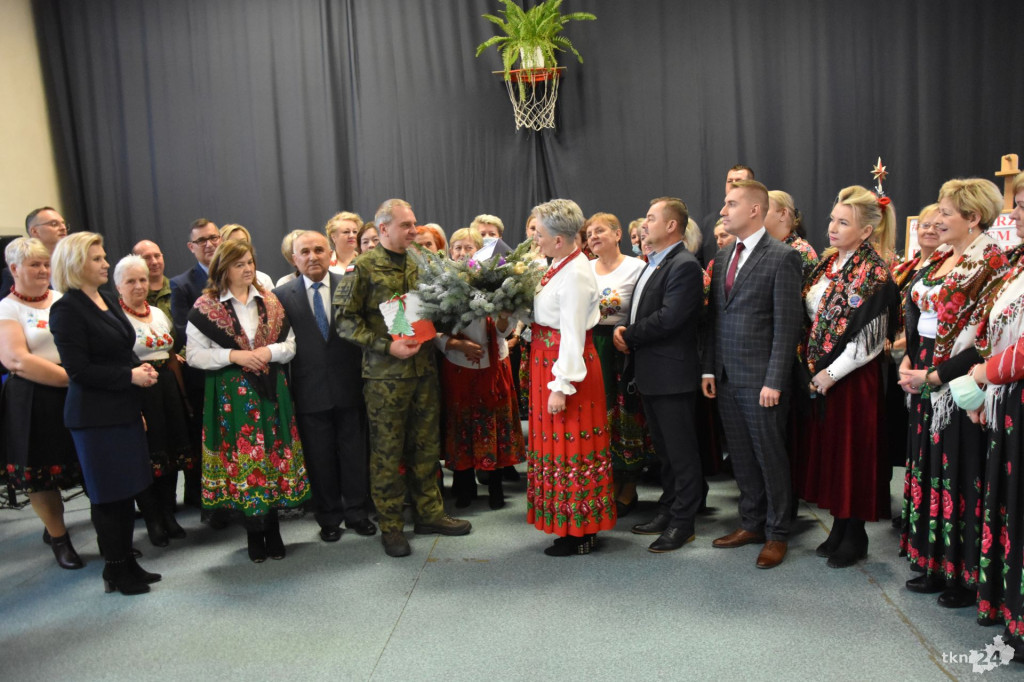 Powiat konecki murem za polskim mundurem [wideo, zdjęcia]