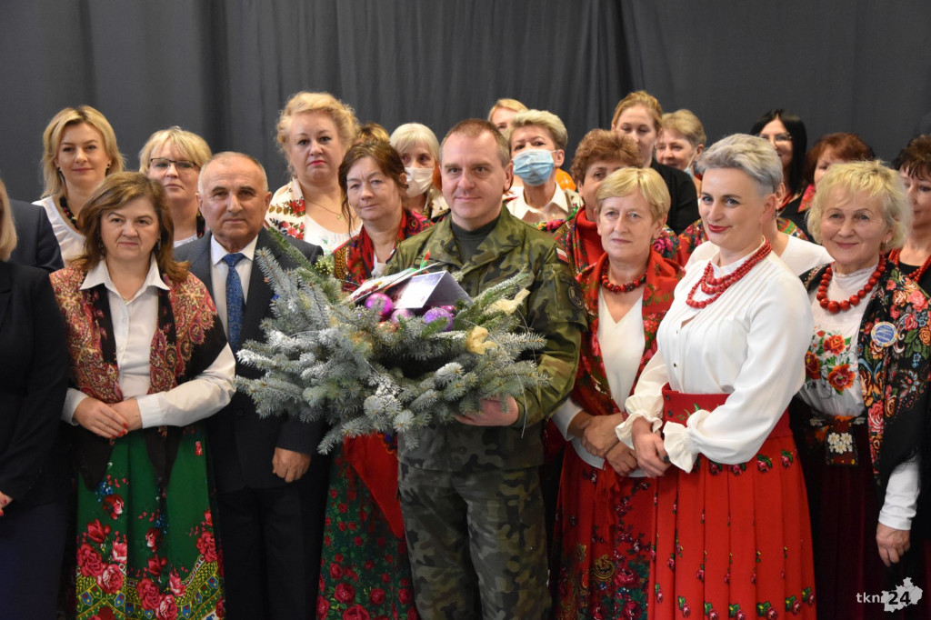 Powiat konecki murem za polskim mundurem [wideo, zdjęcia]