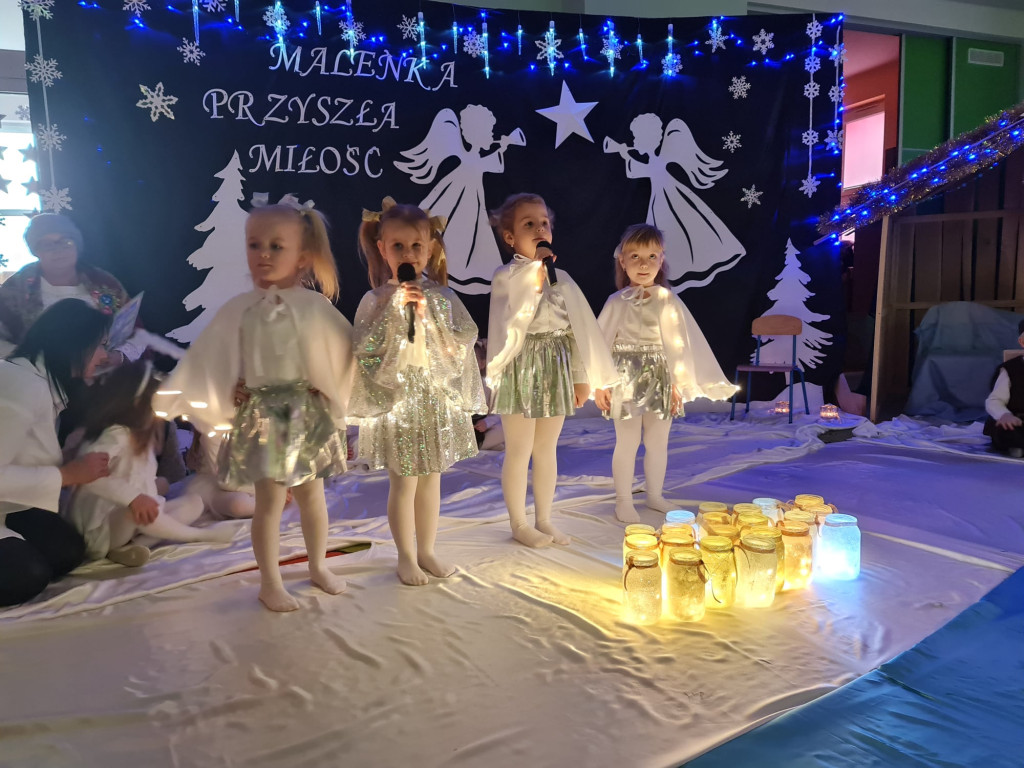 Wielopokoleniowe jasełka w Przedszkolu w Smykowie [zdjęcia]