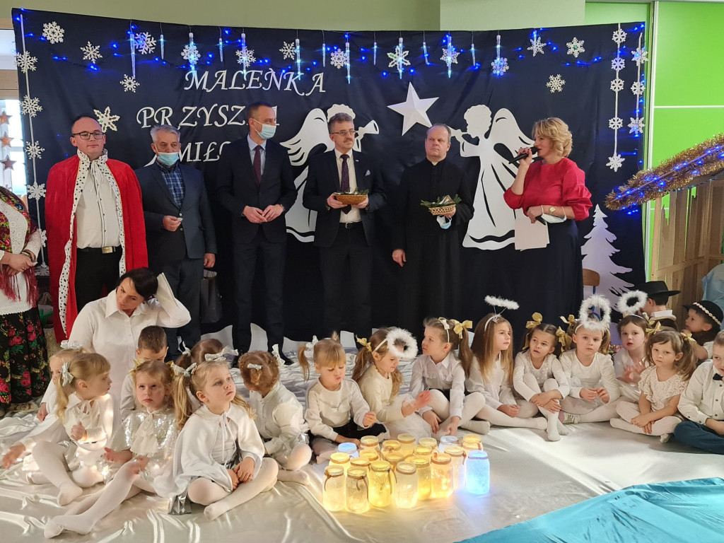 Wielopokoleniowe jasełka w Przedszkolu w Smykowie [zdjęcia]