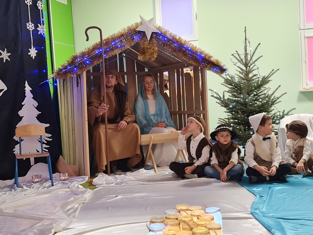 Wielopokoleniowe jasełka w Przedszkolu w Smykowie [zdjęcia]