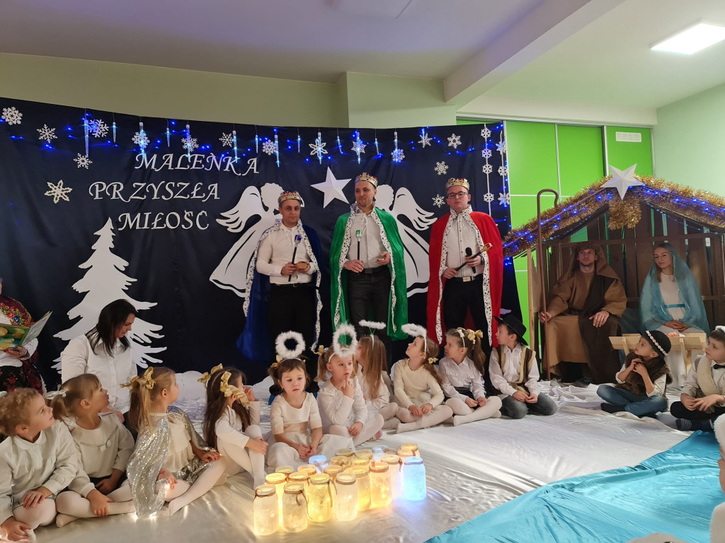 Wielopokoleniowe jasełka w Przedszkolu w Smykowie [zdjęcia]
