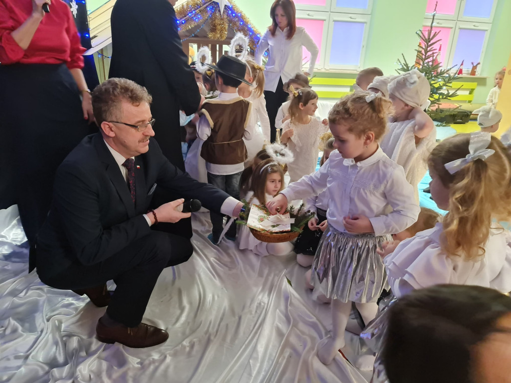 Wielopokoleniowe jasełka w Przedszkolu w Smykowie [zdjęcia]