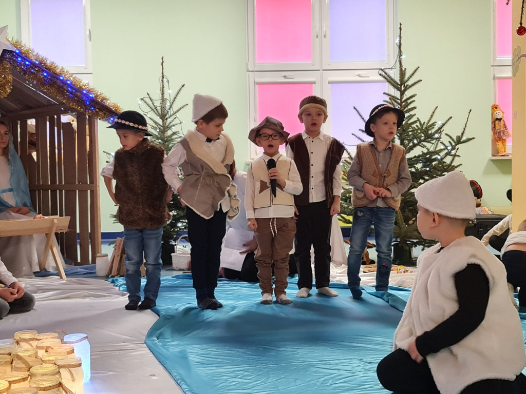 Wielopokoleniowe jasełka w Przedszkolu w Smykowie [zdjęcia]