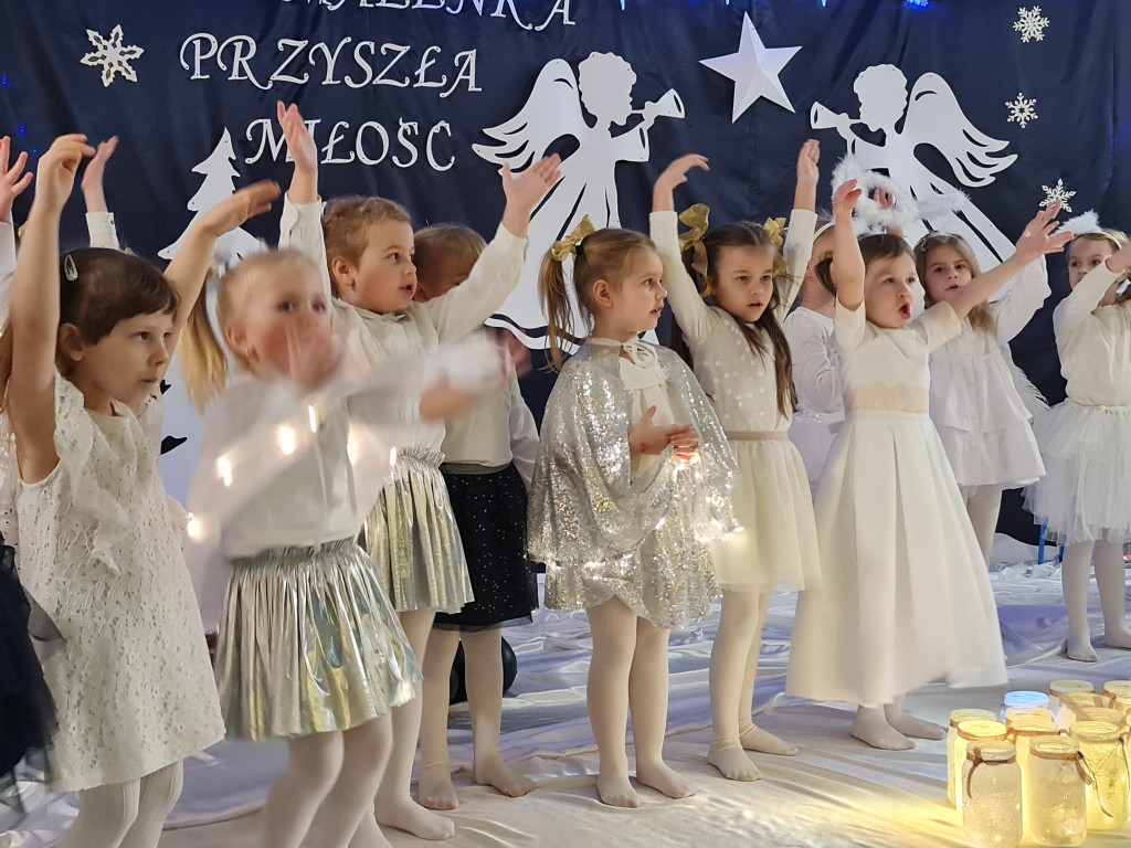 Wielopokoleniowe jasełka w Przedszkolu w Smykowie [zdjęcia]