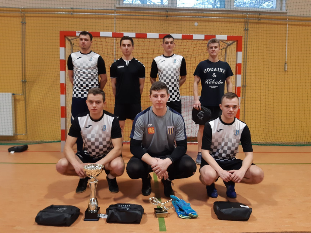 Sportowy Fałków! Za nami turniej w piłkę nożną i mistrzostwa w tenisa stołowego [wideo, zdjęcia]