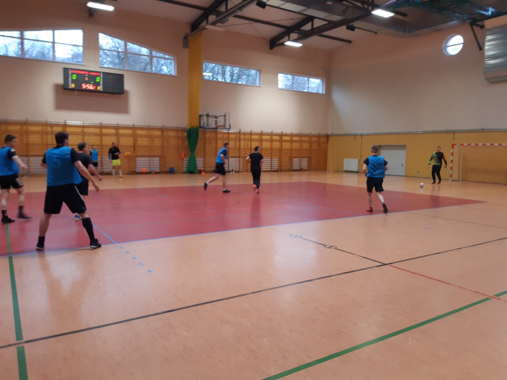 Sportowy Fałków! Za nami turniej w piłkę nożną i mistrzostwa w tenisa stołowego [wideo, zdjęcia]