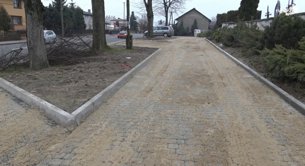 Parking i podjazd przy cmentarzu w Fałkowie już gotowe [wideo, zdjęcia]
