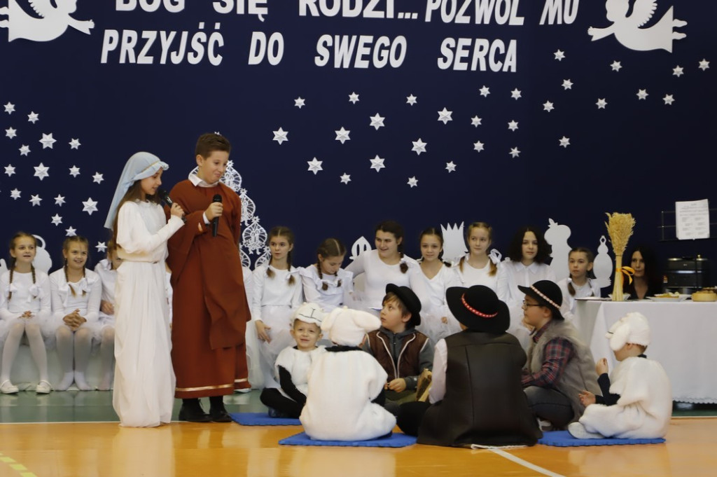 Szkolne jasełka, czyli jak dzieciaki z Gminy Smyków wyczekują świąt [zdjęcia]