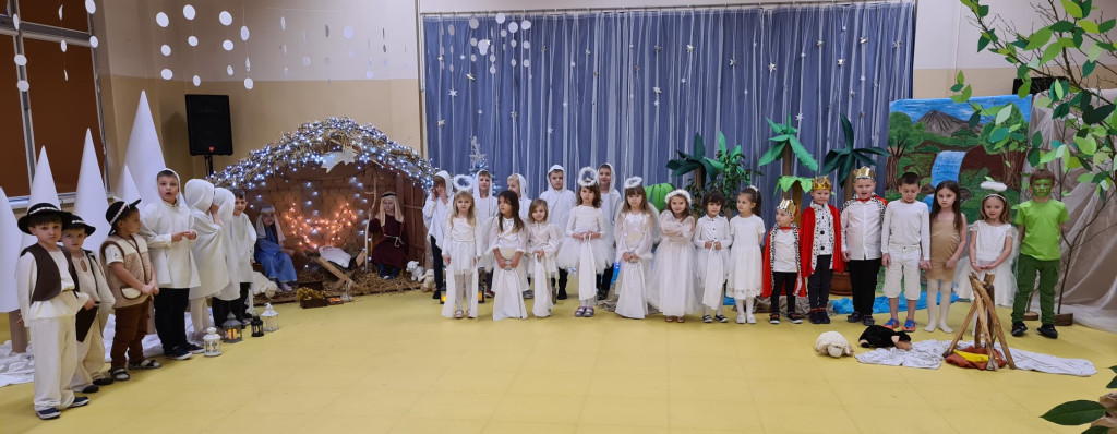 Wirtualne jasełka w Prywatnej Szkole Podstawowej oraz Przedszkolu Bajkowa Kraina w Końskich [wideo, zdjęcia]