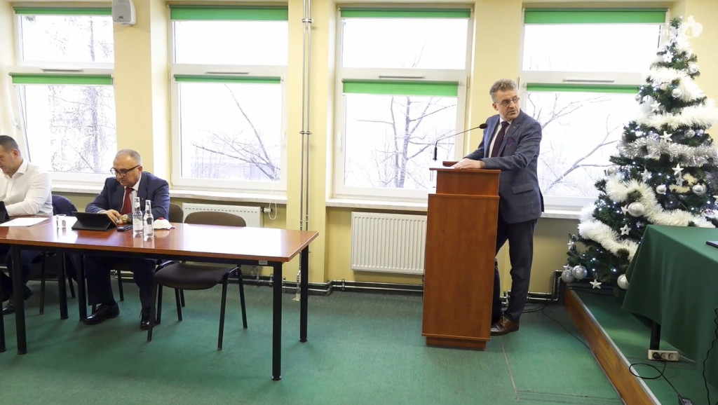 Powiat konecki ze zrównoważonym budżetem na 2022 rok [wideo, zdjęcia]