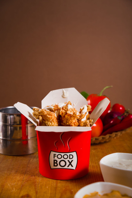 Chicken King z promocją na Sylwestra. Dowozy do 1 w nocy
