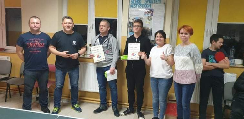 Noworoczne granie w tenisa stołowego [zdjęcia]