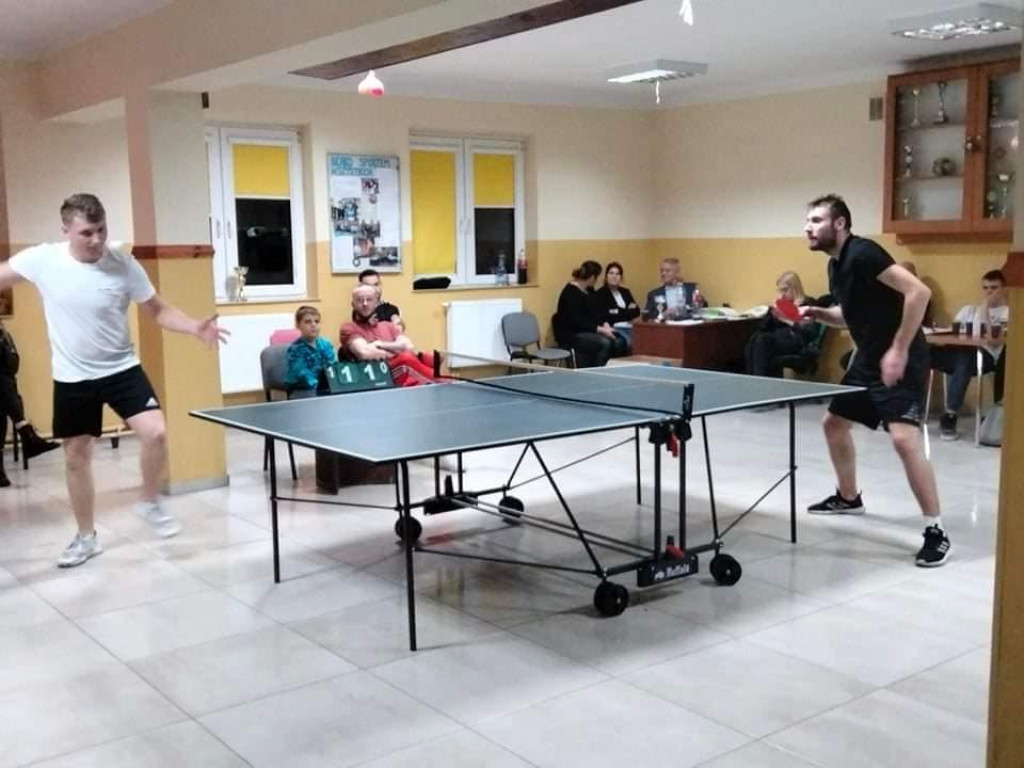 Noworoczne granie w tenisa stołowego [zdjęcia]