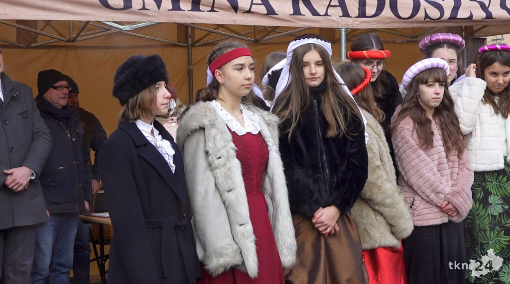 WIDEO: Królewski dzień w Radoszycach. Pojawiło się pięć koronowanych głów