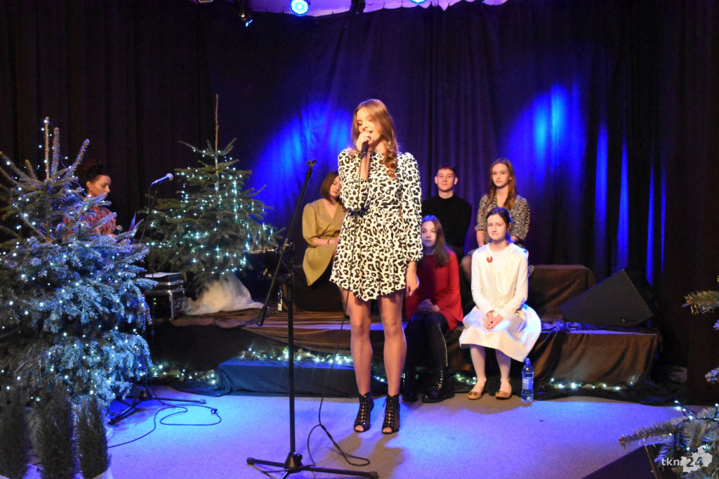 Koncert noworoczny w koneckim domu kultury [wideo, zdjęcia]
