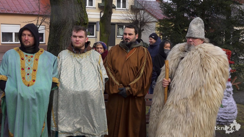 WIDEO: Królewski dzień w Radoszycach. Pojawiło się pięć koronowanych głów