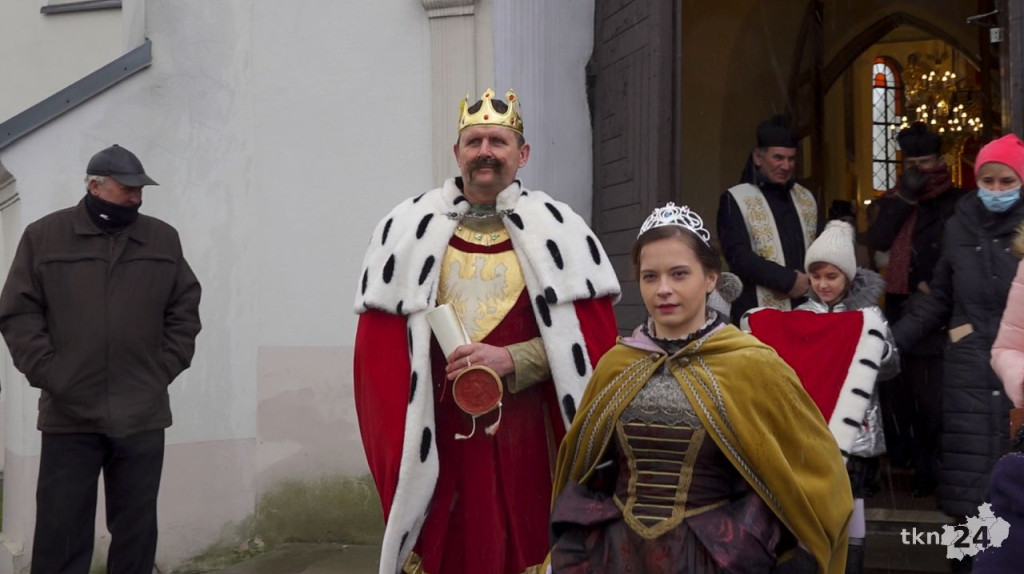 WIDEO: Królewski dzień w Radoszycach. Pojawiło się pięć koronowanych głów