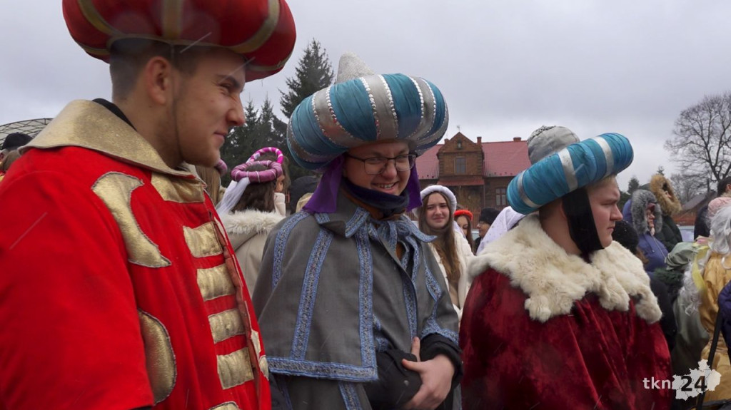 WIDEO: Królewski dzień w Radoszycach. Pojawiło się pięć koronowanych głów