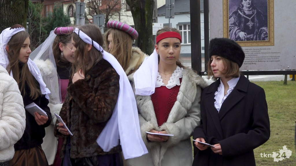 WIDEO: Królewski dzień w Radoszycach. Pojawiło się pięć koronowanych głów