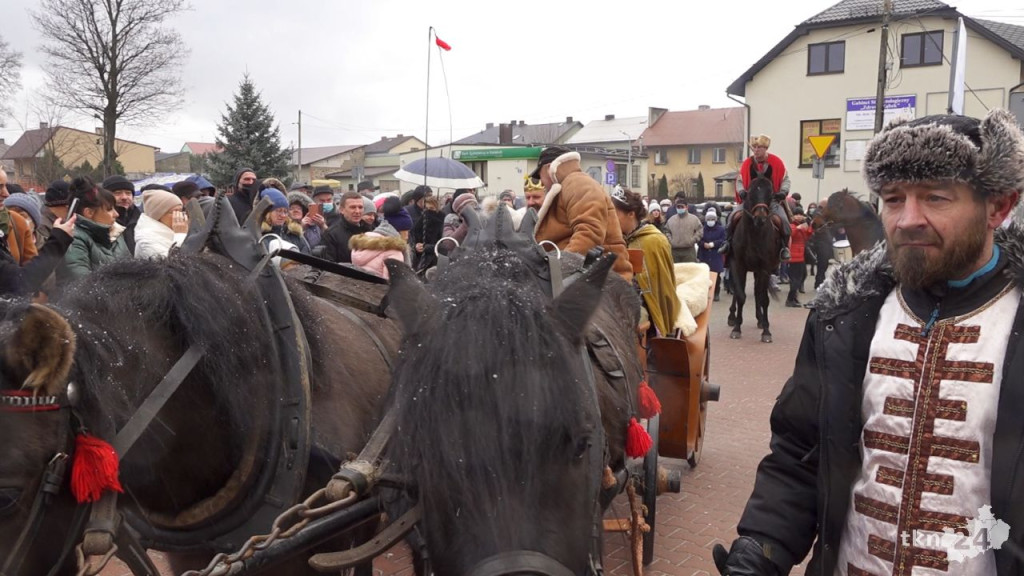 WIDEO: Królewski dzień w Radoszycach. Pojawiło się pięć koronowanych głów