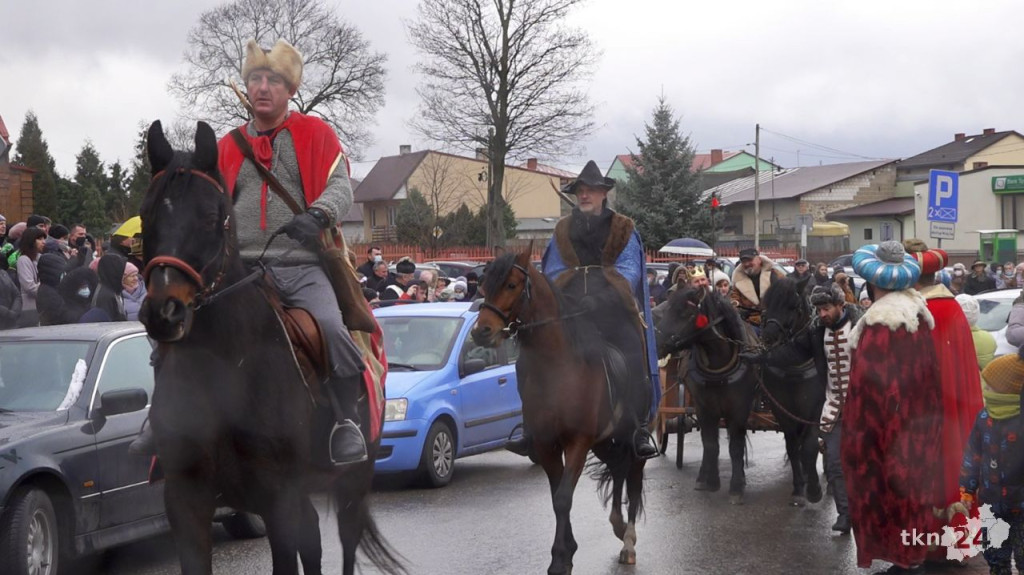 WIDEO: Królewski dzień w Radoszycach. Pojawiło się pięć koronowanych głów