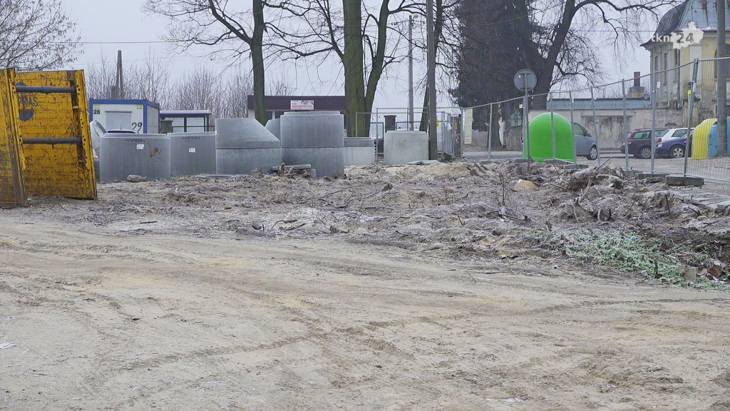 Końskie: Zmienia się park i jego otoczenie [wideo]