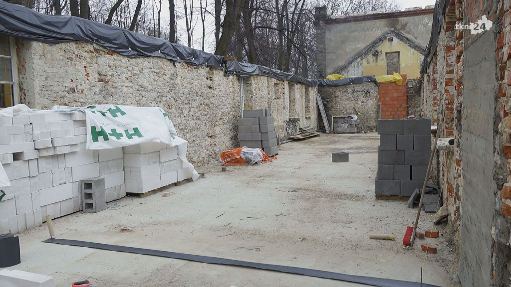 Końskie: Zmienia się park i jego otoczenie [wideo]