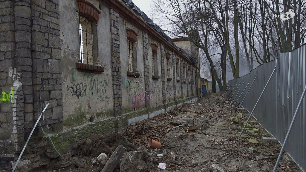 Końskie: Zmienia się park i jego otoczenie [wideo]