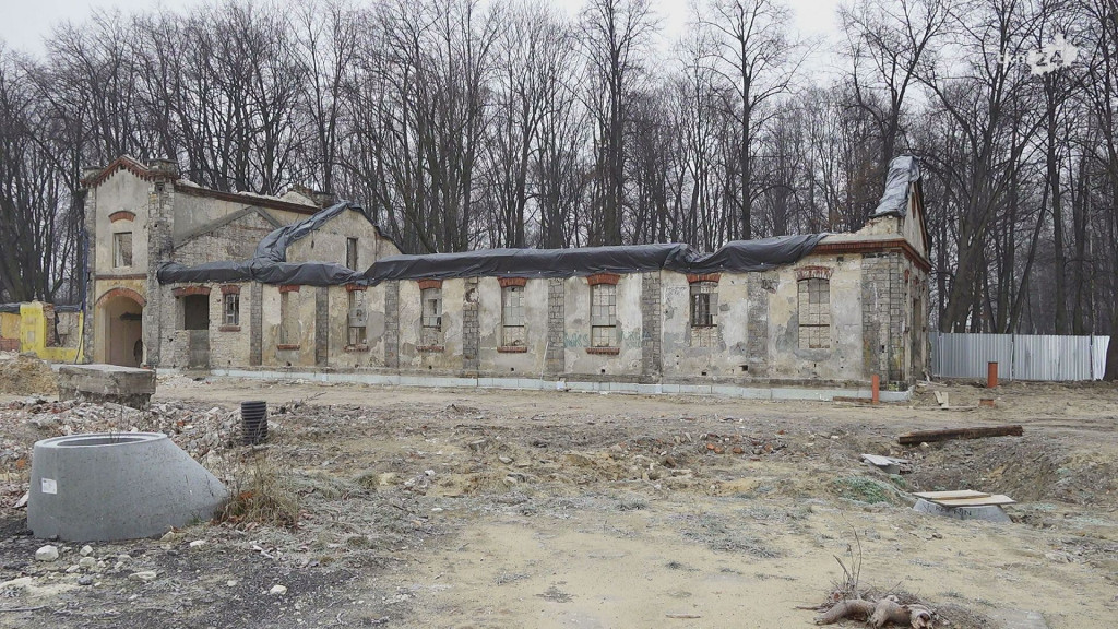 Końskie: Zmienia się park i jego otoczenie [wideo]