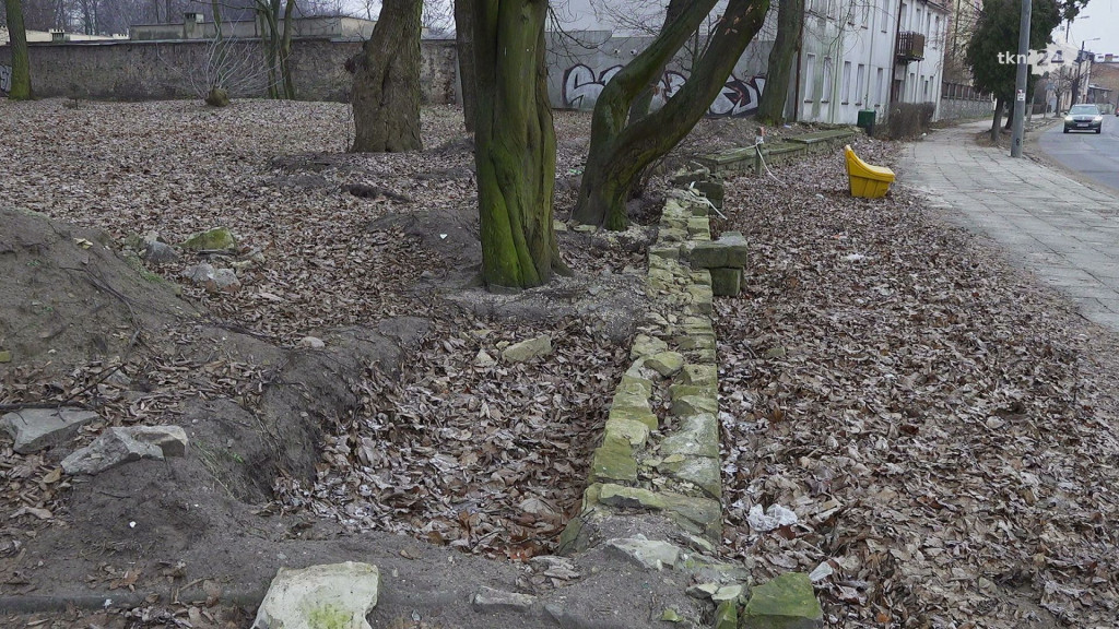 Końskie: Zmienia się park i jego otoczenie [wideo]