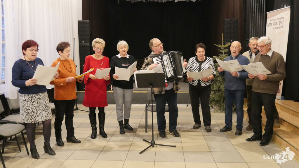 Seniorzy zaśpiewają kolędy i pastorałki! Obejrzycie je w TKN24 [wideo, zdjęcia]
