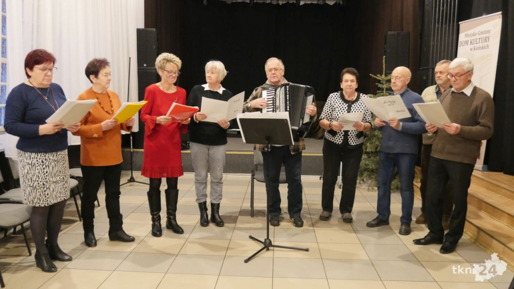 Seniorzy zaśpiewają kolędy i pastorałki! Obejrzycie je w TKN24 [wideo, zdjęcia]