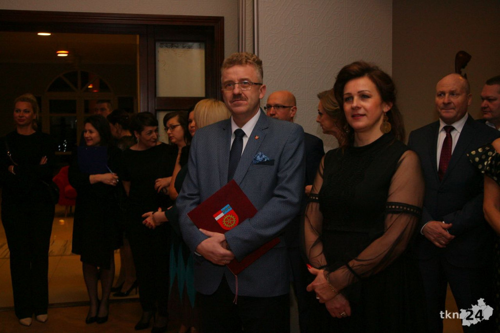 WIDEO: Studniówka II LO w Końskich